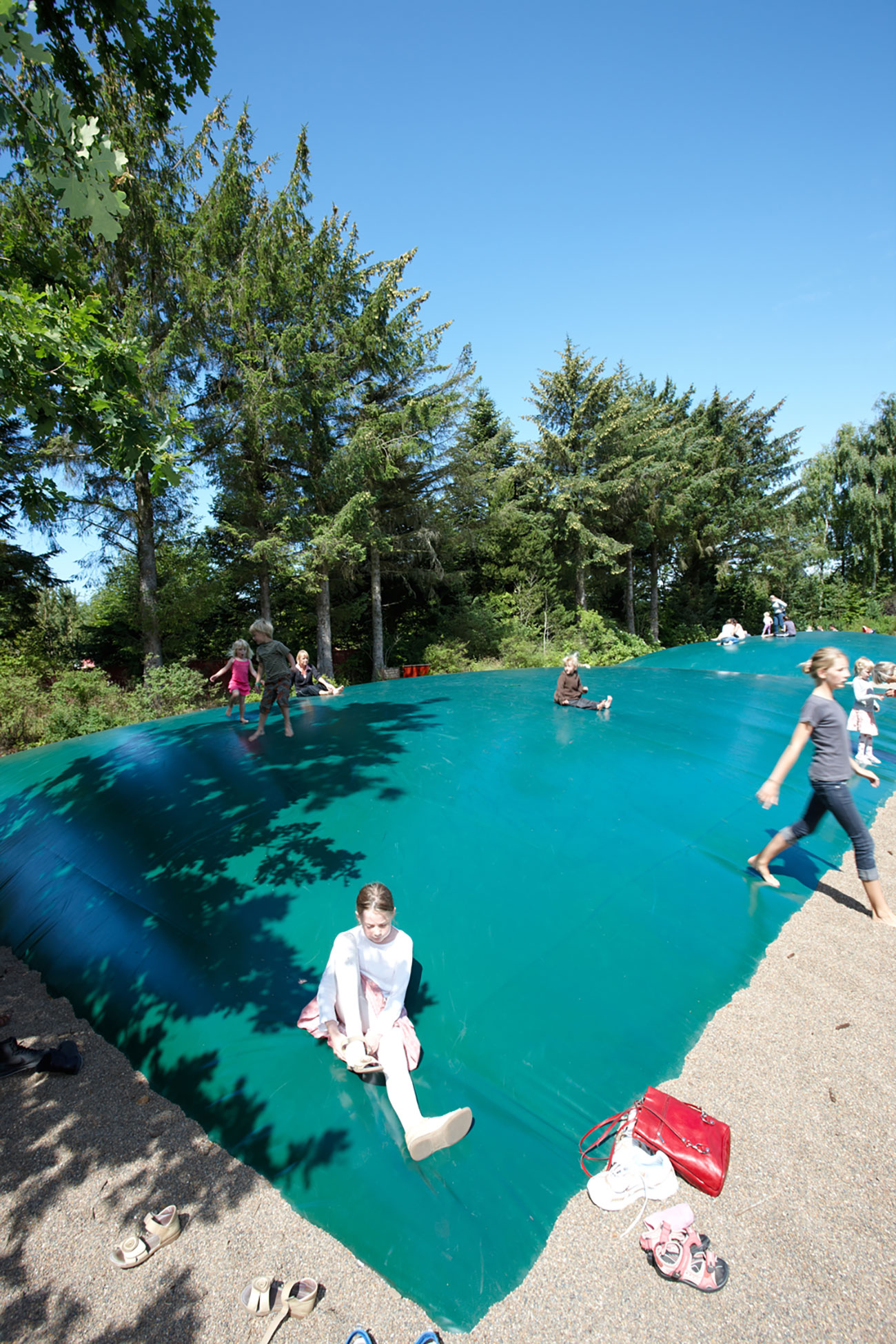 bouncy-pillows-lots-of-fun-and-high-jumps